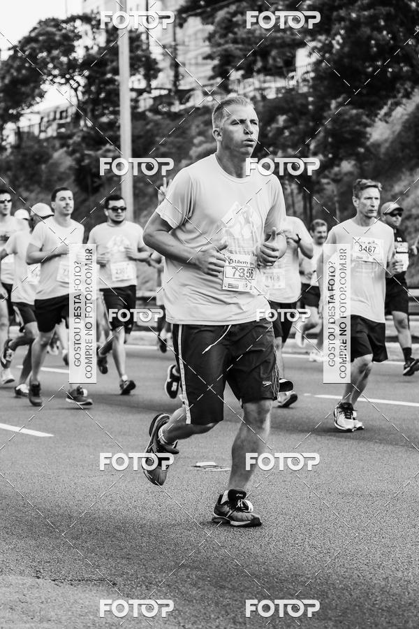 Buy your photos of the eventFotos de Corrida em Preto & Branco on Fotop