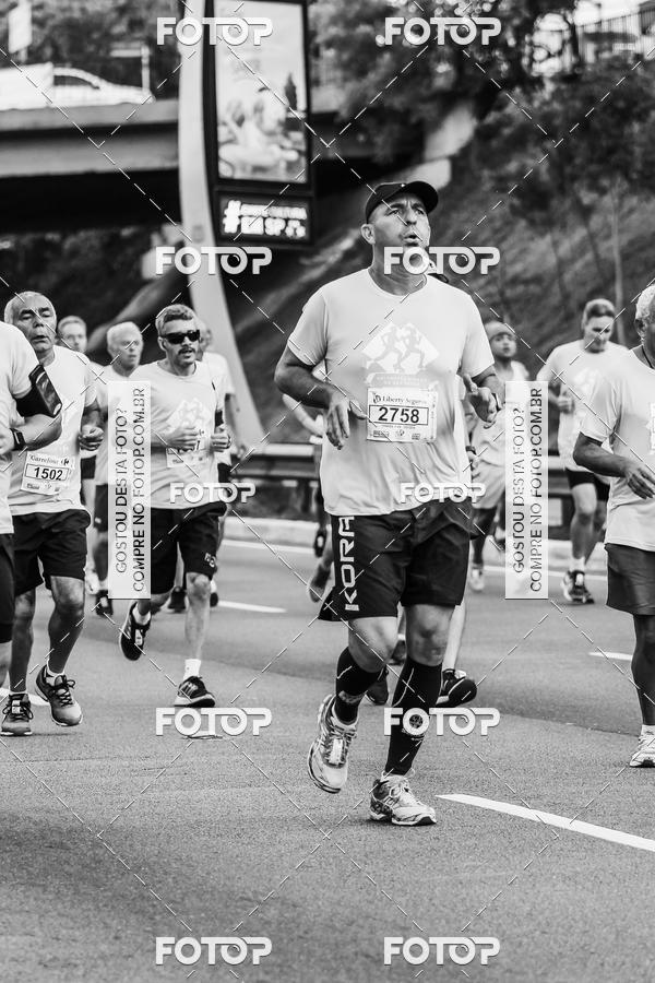 Buy your photos of the eventFotos de Corrida em Preto & Branco on Fotop