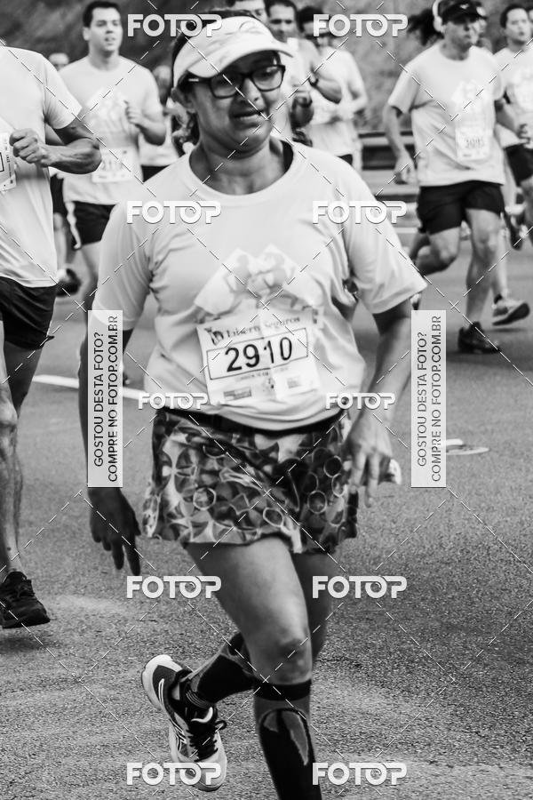 Buy your photos of the eventFotos de Corrida em Preto & Branco on Fotop