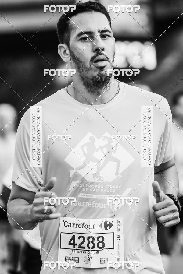 Buy your photos of the eventFotos de Corrida em Preto & Branco on Fotop