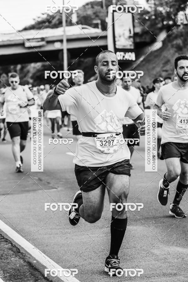 Buy your photos of the eventFotos de Corrida em Preto & Branco on Fotop