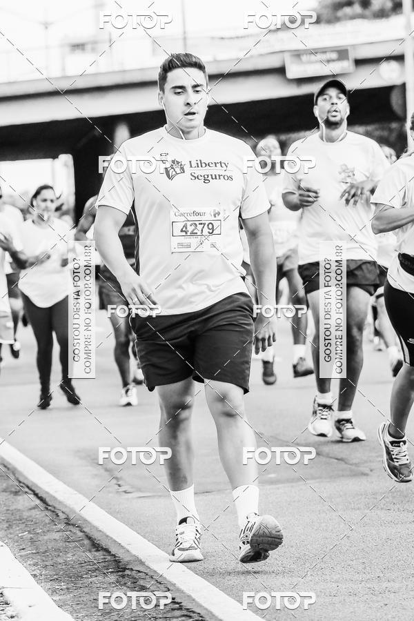 Buy your photos of the eventFotos de Corrida em Preto & Branco on Fotop