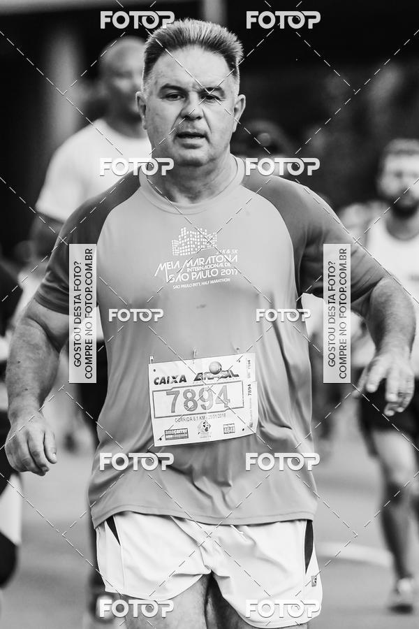 Buy your photos of the eventFotos de Corrida em Preto & Branco on Fotop