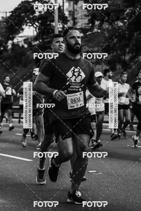 Buy your photos of the eventFotos de Corrida em Preto & Branco on Fotop