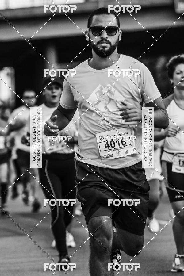 Buy your photos of the eventFotos de Corrida em Preto & Branco on Fotop