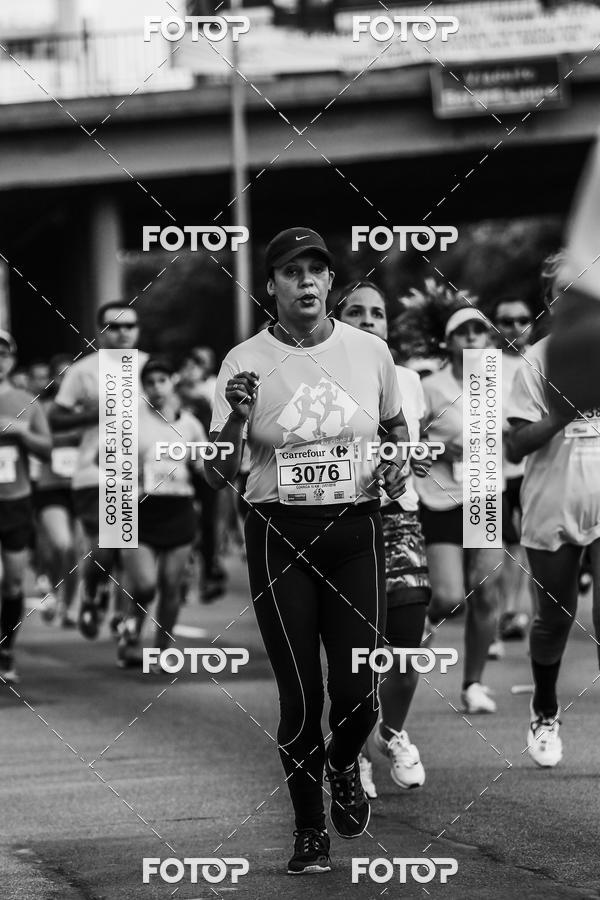 Buy your photos of the eventFotos de Corrida em Preto & Branco on Fotop