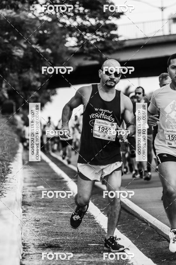 Buy your photos of the eventFotos de Corrida em Preto & Branco on Fotop