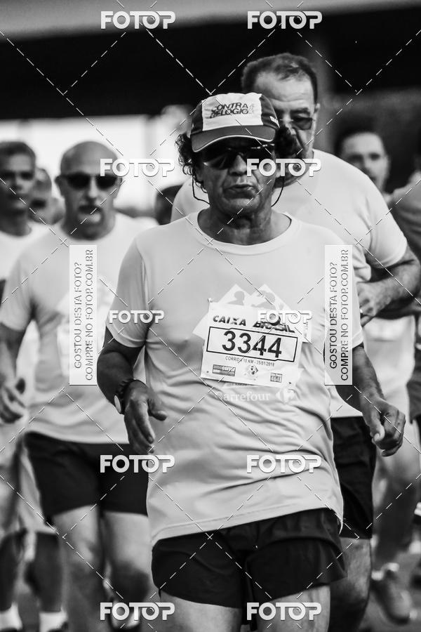 Buy your photos of the eventFotos de Corrida em Preto & Branco on Fotop