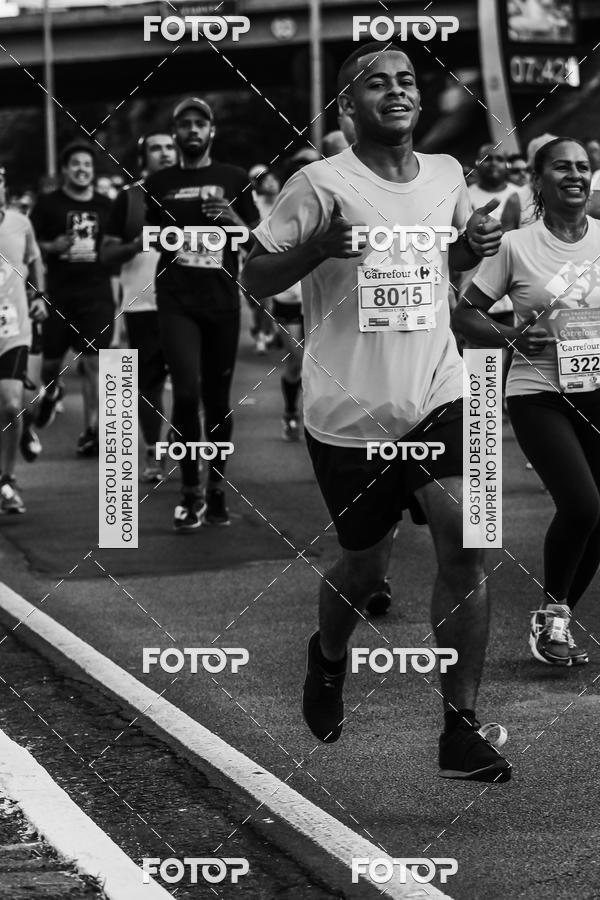 Buy your photos of the eventFotos de Corrida em Preto & Branco on Fotop