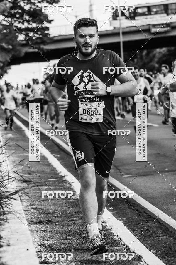 Buy your photos of the eventFotos de Corrida em Preto & Branco on Fotop