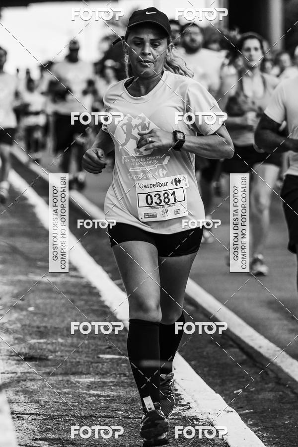 Buy your photos of the eventFotos de Corrida em Preto & Branco on Fotop