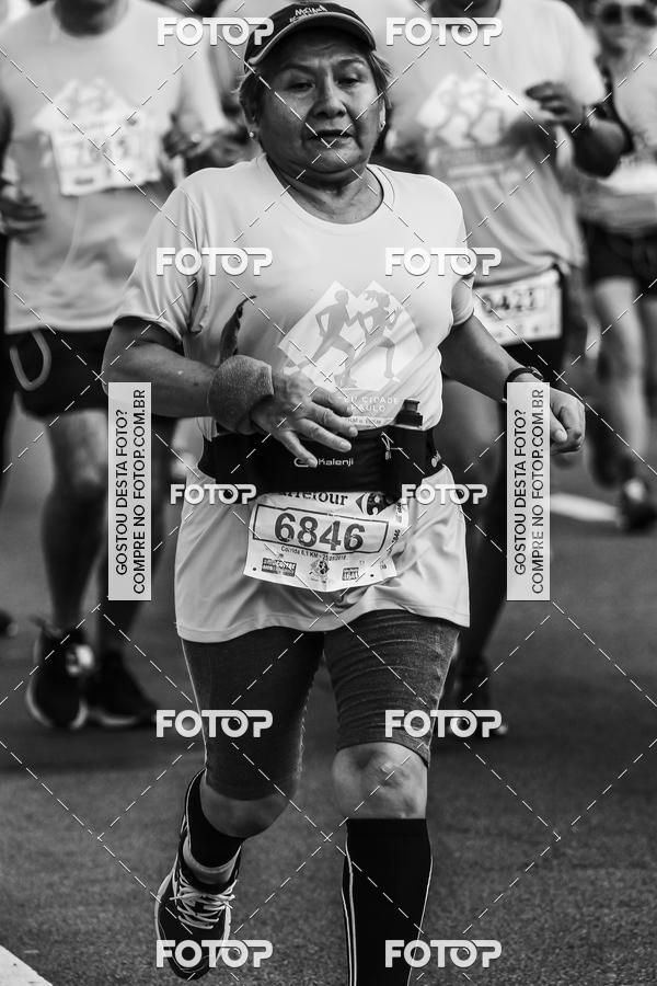 Buy your photos of the eventFotos de Corrida em Preto & Branco on Fotop