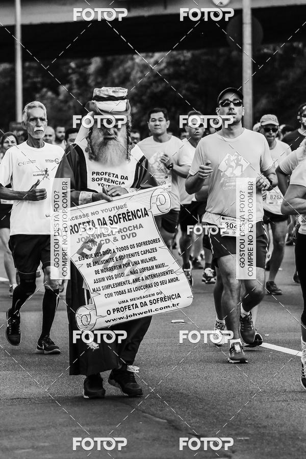 Buy your photos of the eventFotos de Corrida em Preto & Branco on Fotop