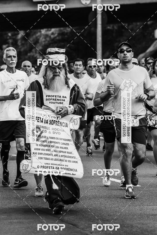 Buy your photos of the eventFotos de Corrida em Preto & Branco on Fotop