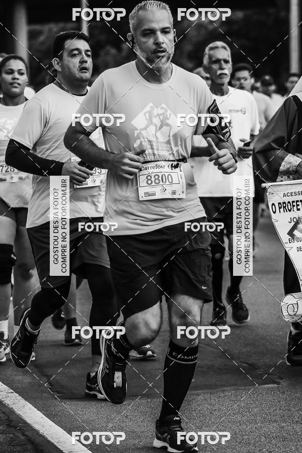 Buy your photos of the eventFotos de Corrida em Preto & Branco on Fotop