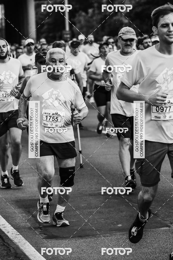 Buy your photos of the eventFotos de Corrida em Preto & Branco on Fotop