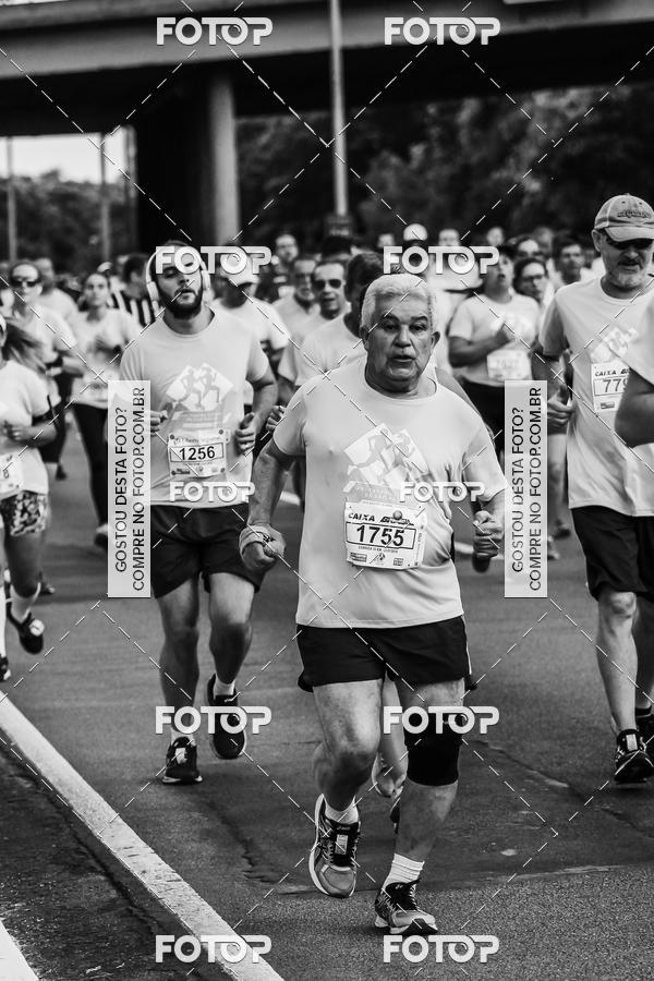Buy your photos of the eventFotos de Corrida em Preto & Branco on Fotop