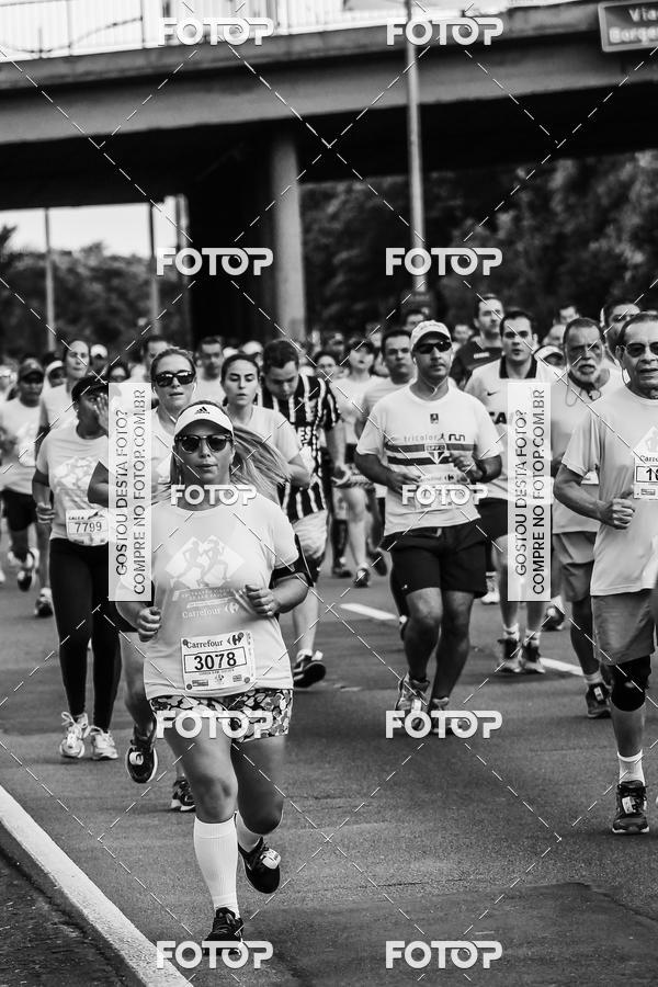 Buy your photos of the eventFotos de Corrida em Preto & Branco on Fotop