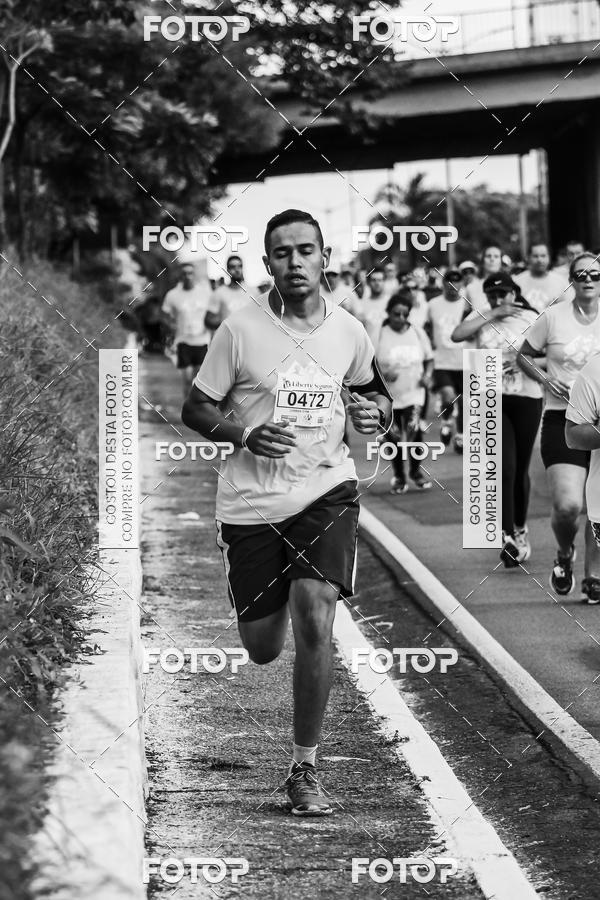 Buy your photos of the eventFotos de Corrida em Preto & Branco on Fotop