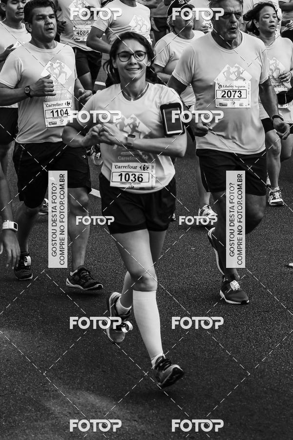 Buy your photos of the eventFotos de Corrida em Preto & Branco on Fotop