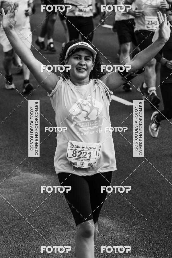 Buy your photos of the eventFotos de Corrida em Preto & Branco on Fotop