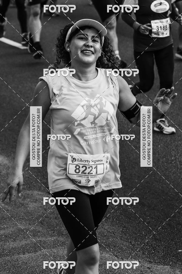Buy your photos of the eventFotos de Corrida em Preto & Branco on Fotop
