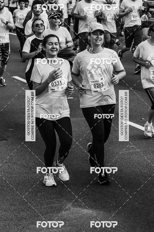 Buy your photos of the eventFotos de Corrida em Preto & Branco on Fotop