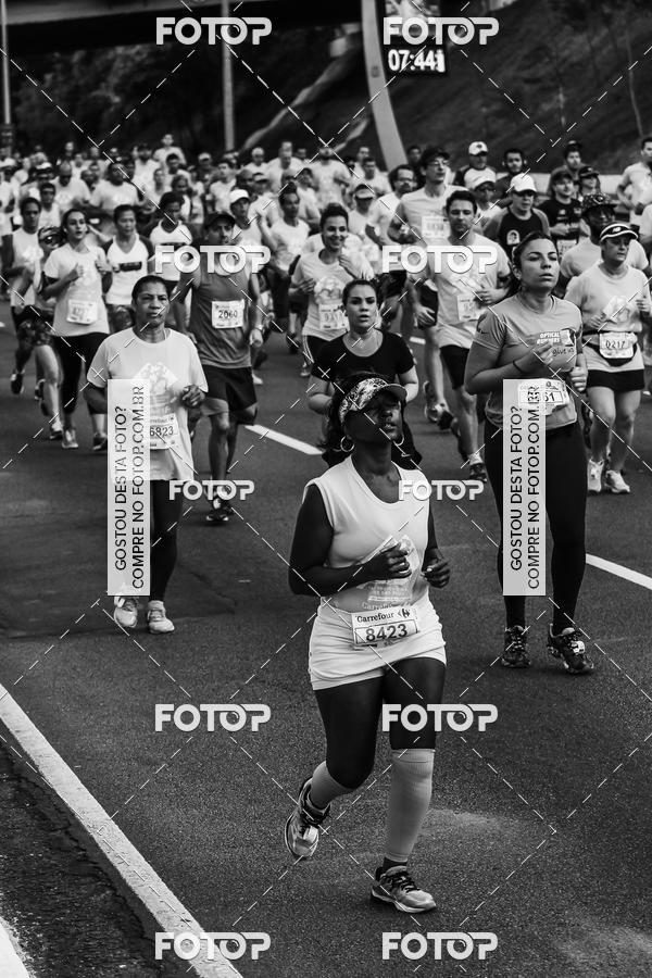 Buy your photos of the eventFotos de Corrida em Preto & Branco on Fotop