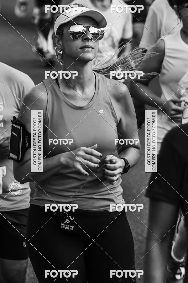 Buy your photos of the eventFotos de Corrida em Preto & Branco on Fotop