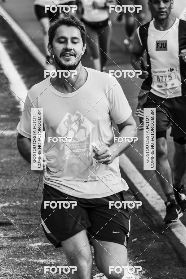 Buy your photos of the eventFotos de Corrida em Preto & Branco on Fotop
