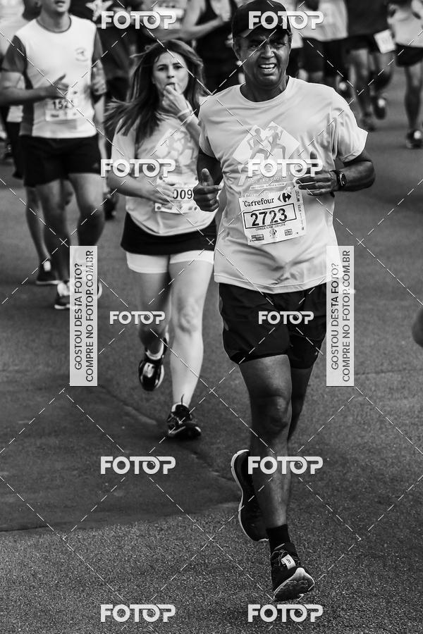 Buy your photos of the eventFotos de Corrida em Preto & Branco on Fotop