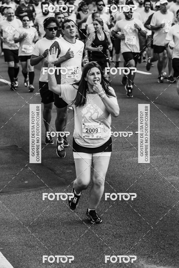 Buy your photos of the eventFotos de Corrida em Preto & Branco on Fotop