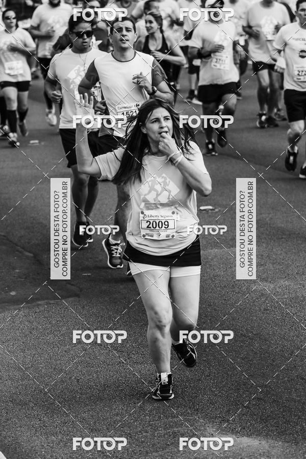 Buy your photos of the eventFotos de Corrida em Preto & Branco on Fotop