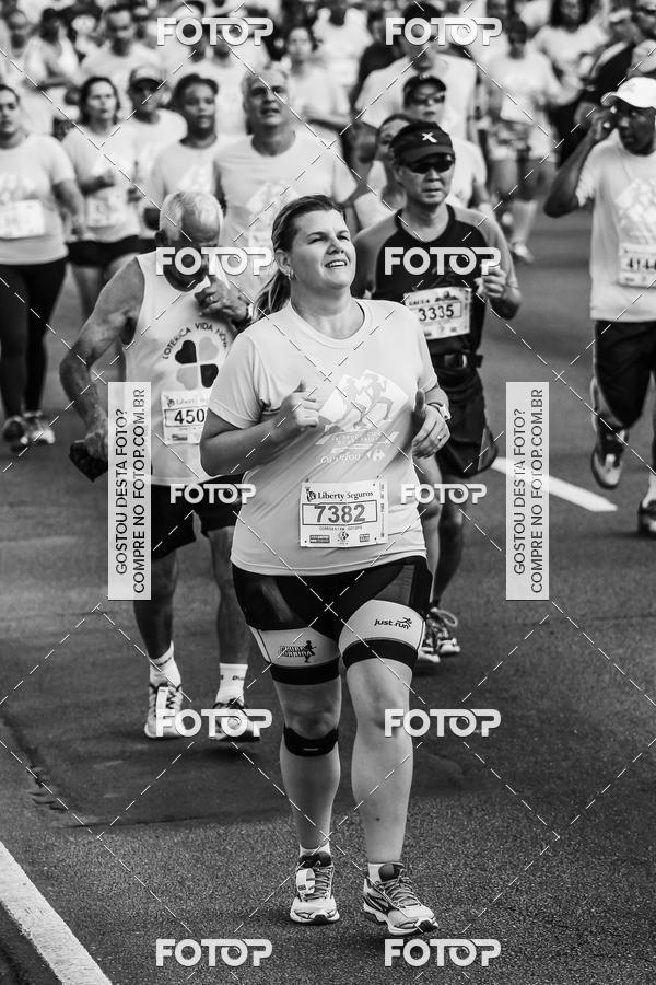 Buy your photos of the eventFotos de Corrida em Preto & Branco on Fotop