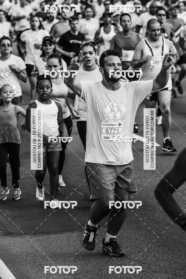 Buy your photos of the eventFotos de Corrida em Preto & Branco on Fotop