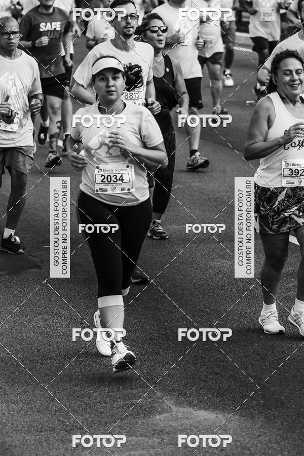 Buy your photos of the eventFotos de Corrida em Preto & Branco on Fotop
