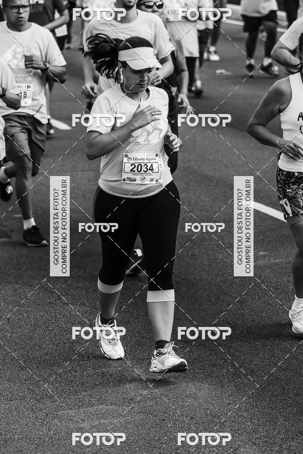 Buy your photos of the eventFotos de Corrida em Preto & Branco on Fotop