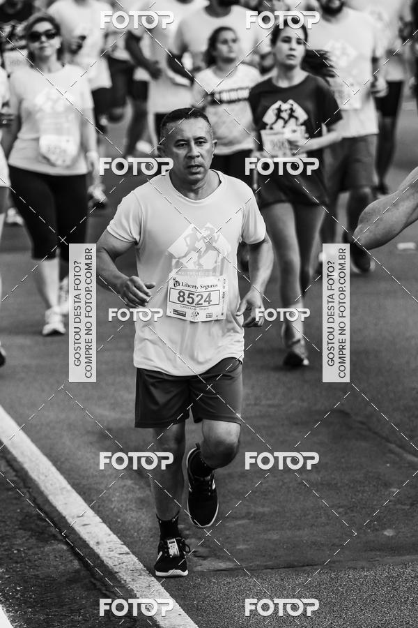 Buy your photos of the eventFotos de Corrida em Preto & Branco on Fotop