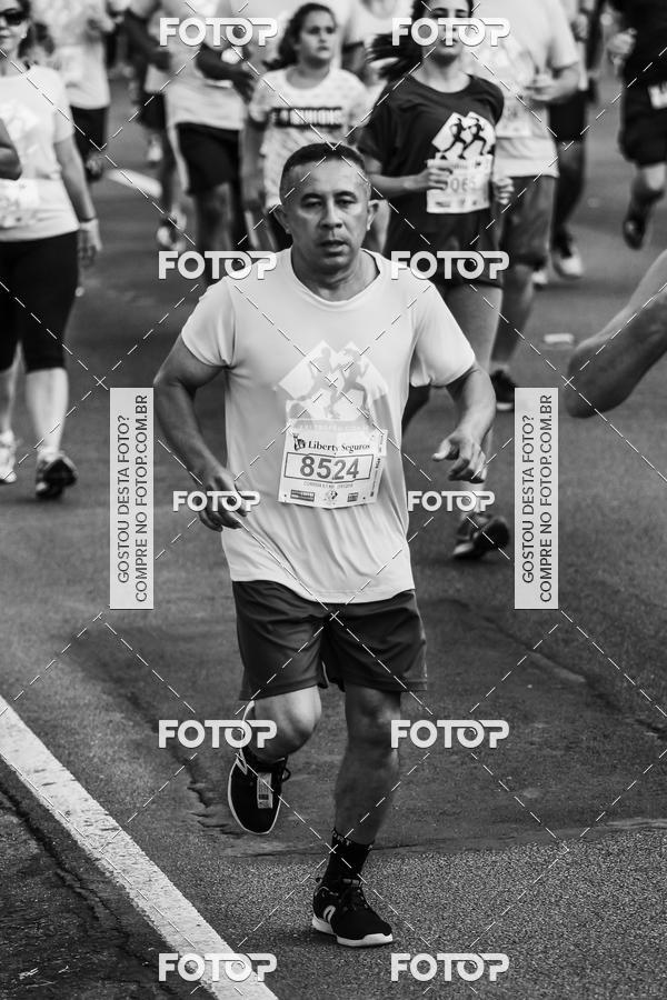 Buy your photos of the eventFotos de Corrida em Preto & Branco on Fotop