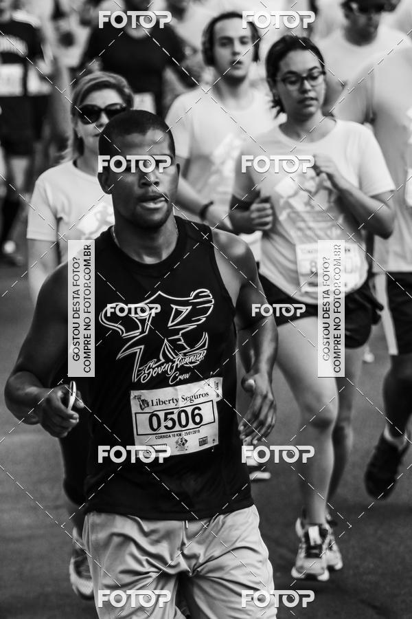 Buy your photos of the eventFotos de Corrida em Preto & Branco on Fotop