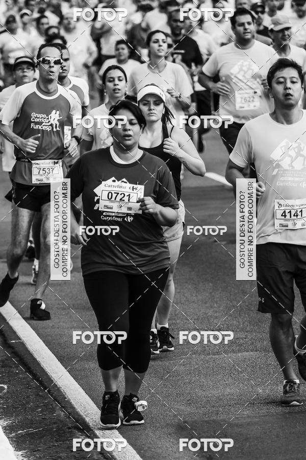 Buy your photos of the eventFotos de Corrida em Preto & Branco on Fotop