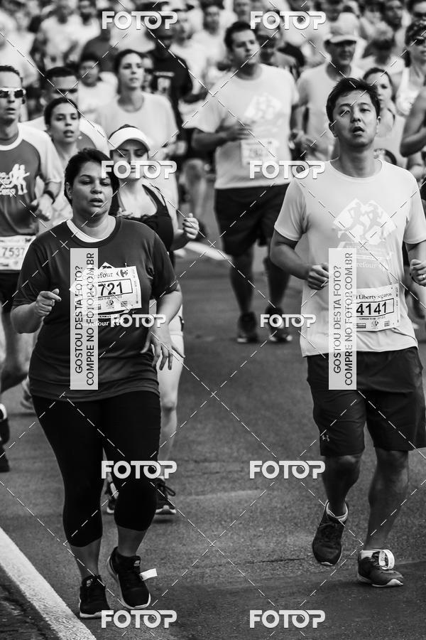 Buy your photos of the eventFotos de Corrida em Preto & Branco on Fotop