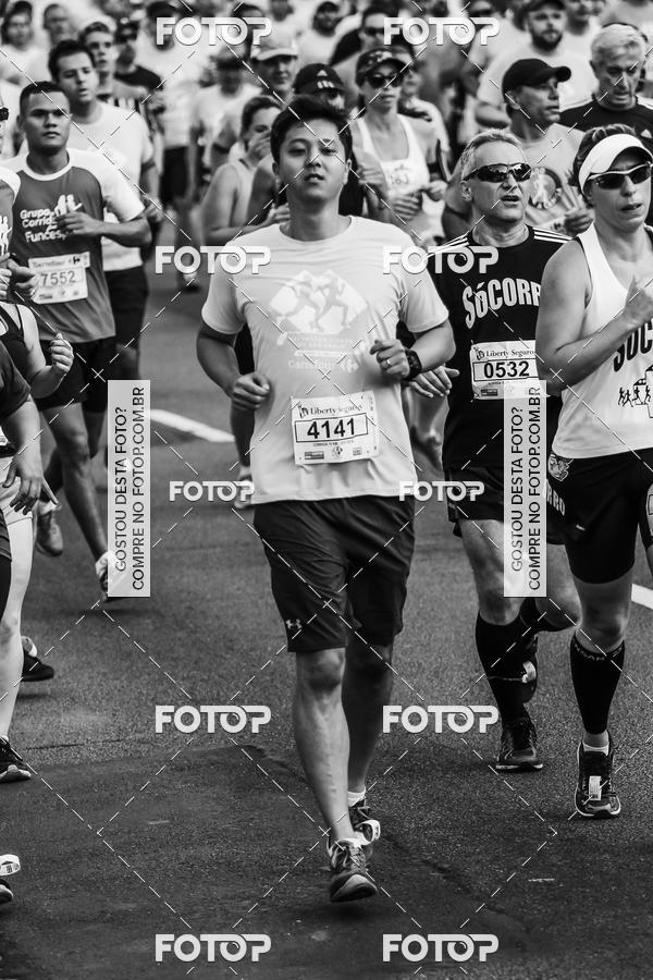 Buy your photos of the eventFotos de Corrida em Preto & Branco on Fotop