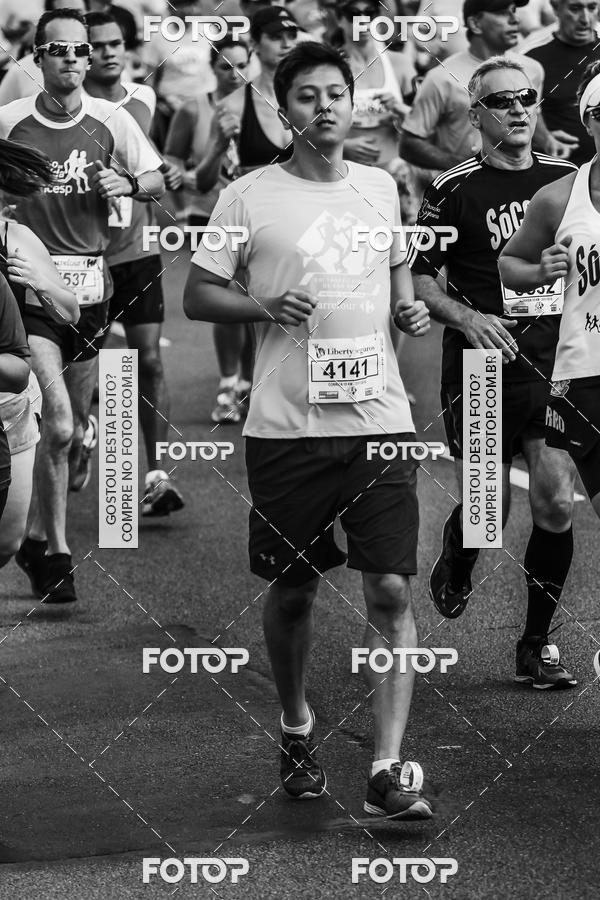 Buy your photos of the eventFotos de Corrida em Preto & Branco on Fotop