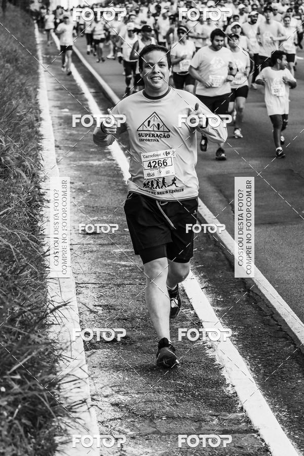 Buy your photos of the eventFotos de Corrida em Preto & Branco on Fotop