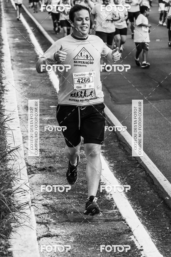 Buy your photos of the eventFotos de Corrida em Preto & Branco on Fotop