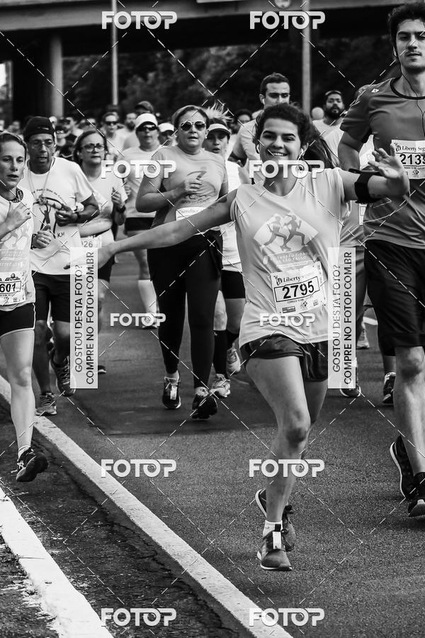 Buy your photos of the eventFotos de Corrida em Preto & Branco on Fotop