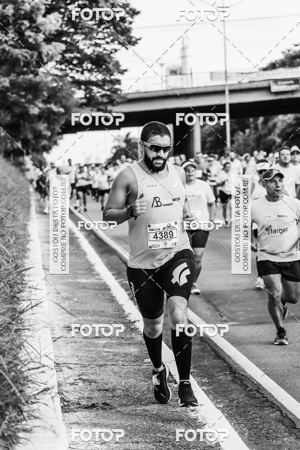 Buy your photos of the eventFotos de Corrida em Preto & Branco on Fotop