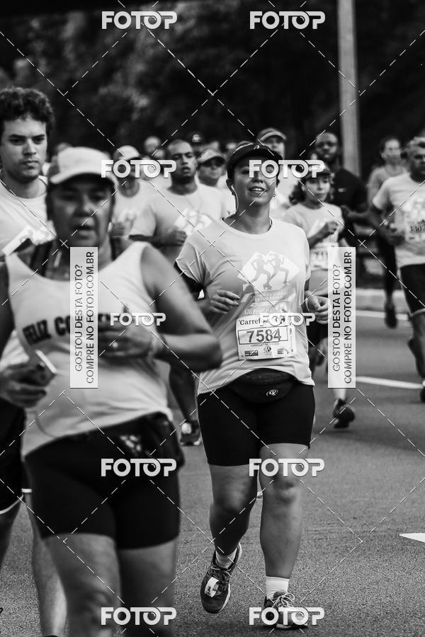 Buy your photos of the eventFotos de Corrida em Preto & Branco on Fotop