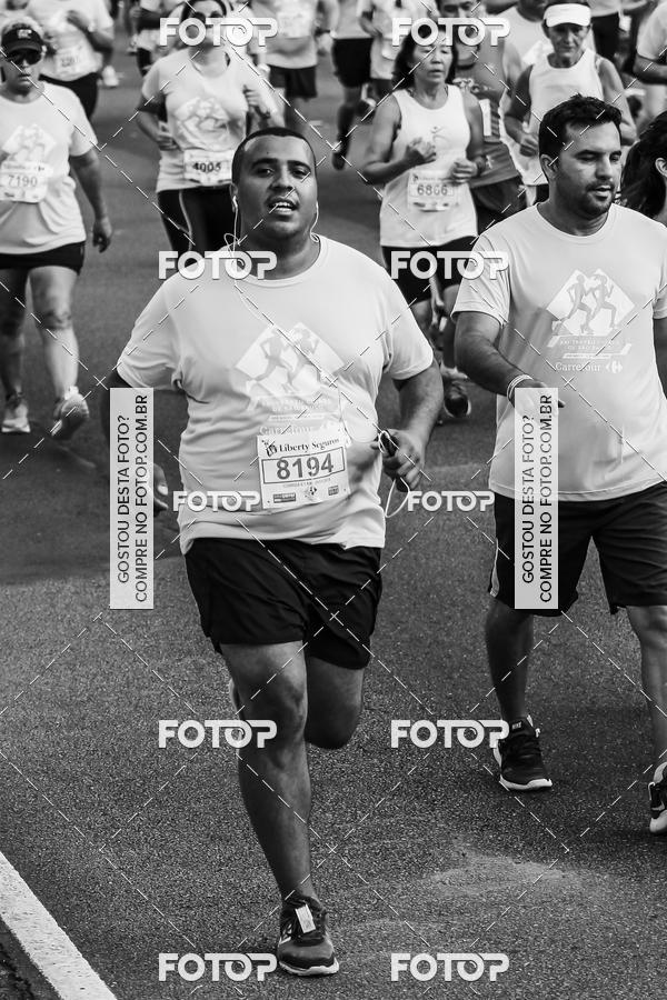 Buy your photos of the eventFotos de Corrida em Preto & Branco on Fotop